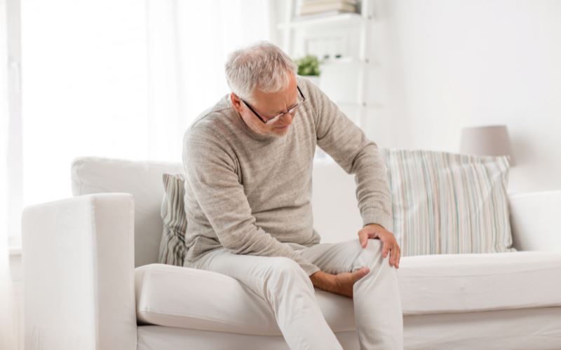 Articulația genunchiului: protecție, riscuri și remedii naturiste
