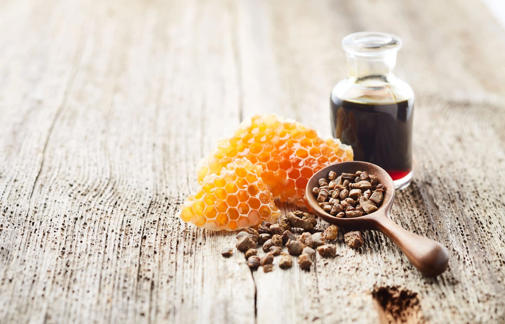 Care sunt beneficiile tincturii de propolis pentru organism