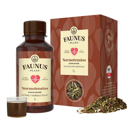 Pachet Normotensius de la Faunus Plant, format din ceai medicinal și tinctură hidroalcoolică, destinat reglării tensiunii arteriale și susținerii sănătății cardiovasculare. Ambalaj de culoare roșie, cu ilustrație reprezentând o inimă. Mostră de tinctură în căpăcel de plastic cu plantele din ceai alături.