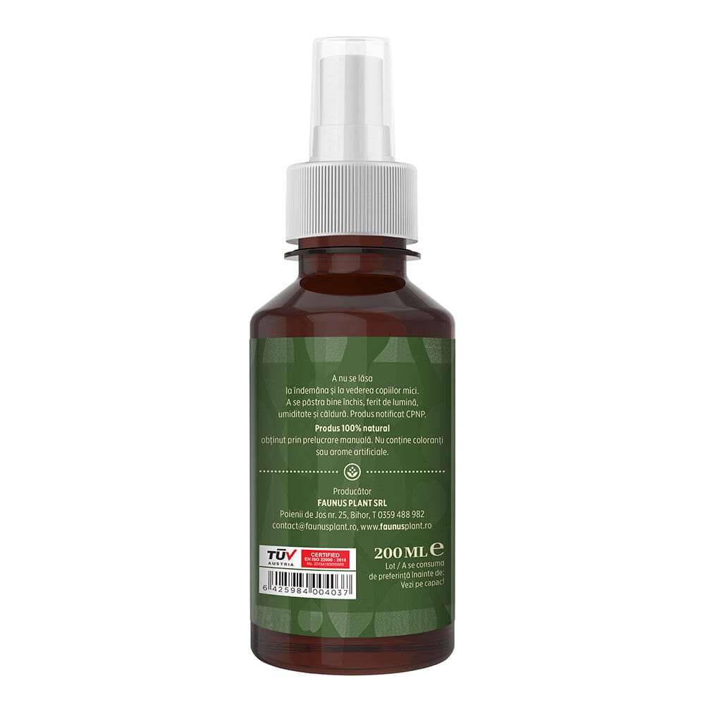 Flaconul loțiunii Capilarus de 200 ml cu pulverizator fotografiat din lateral dreapta, evidențiind informațiile de păstrare, producătorul, cod de bare, logo certificare TUV Austria și data expirării.