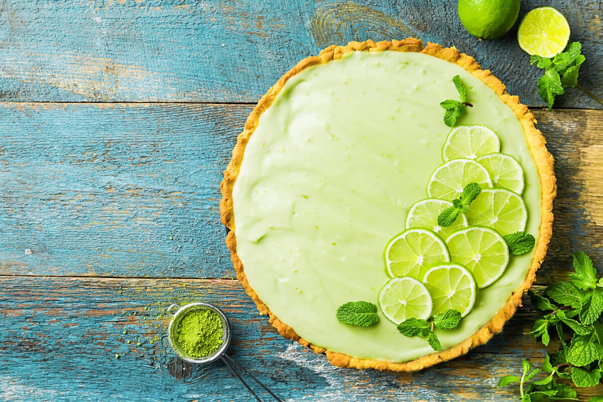 Tartă cu Greenerals, avocado și lime: rețetă fresh, cremoasă și fără coacere