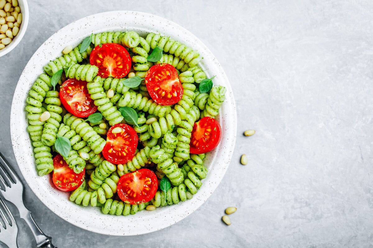 Paste cu pesto și roșii: rețetă simplă, aromată și rapidă