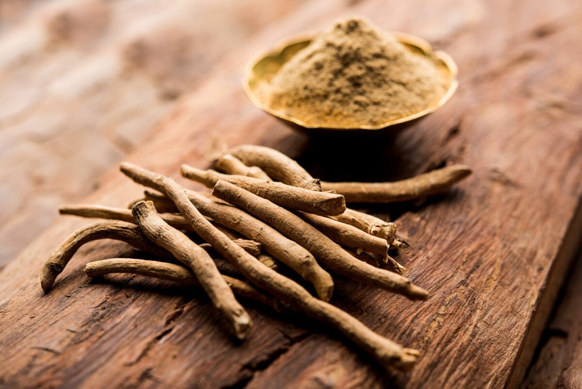 Ashwagandha: tot ce trebuie să știi despre acest adaptogen natural
