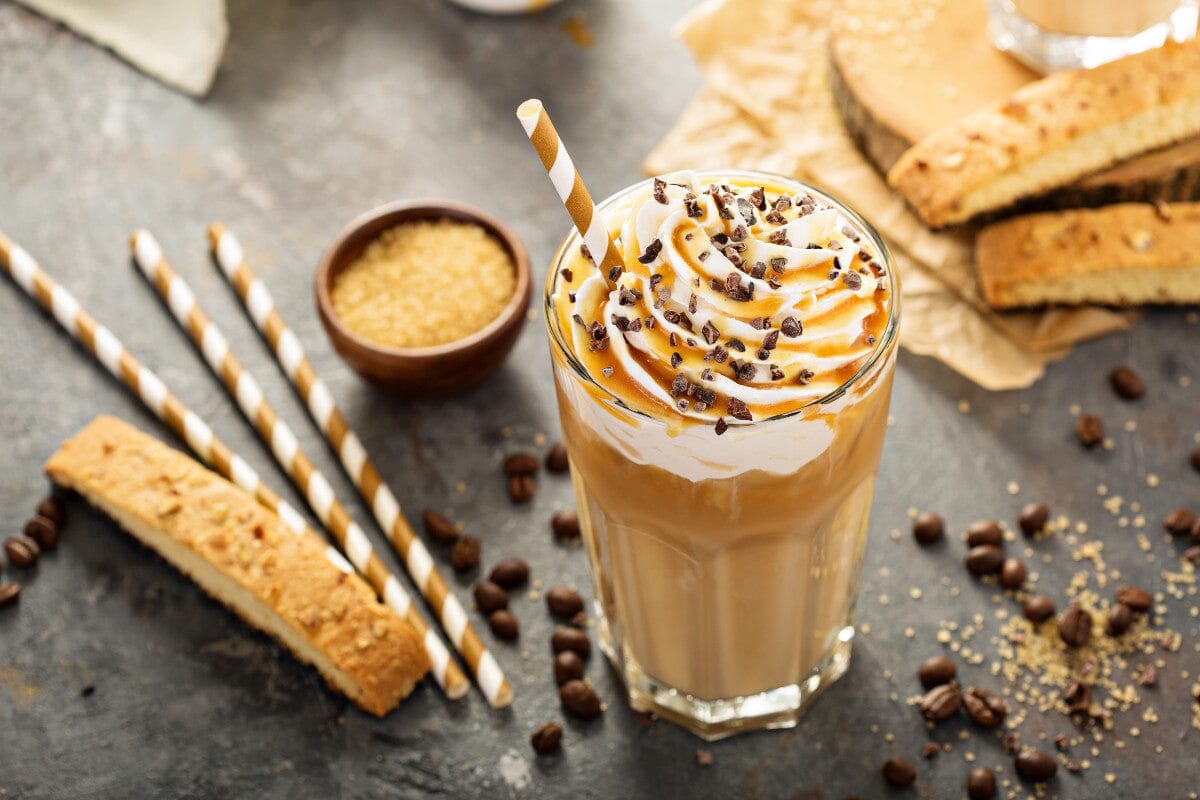 Caffè Latte Proteic: Cum să-ți transformi cafeaua de dimineață într-un boost de energie
