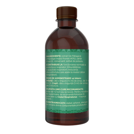 Flaconul din lateral stânga al Siropului de Pătlagină 500 ml, cu detalii despre ingrediente, proprietăți, mod de utilizare, dar și contraindicații. | Cantitate - 500ml
